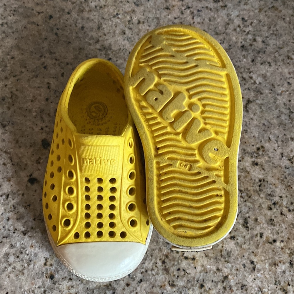 Native and crocs bundle - Picture 7 of 7